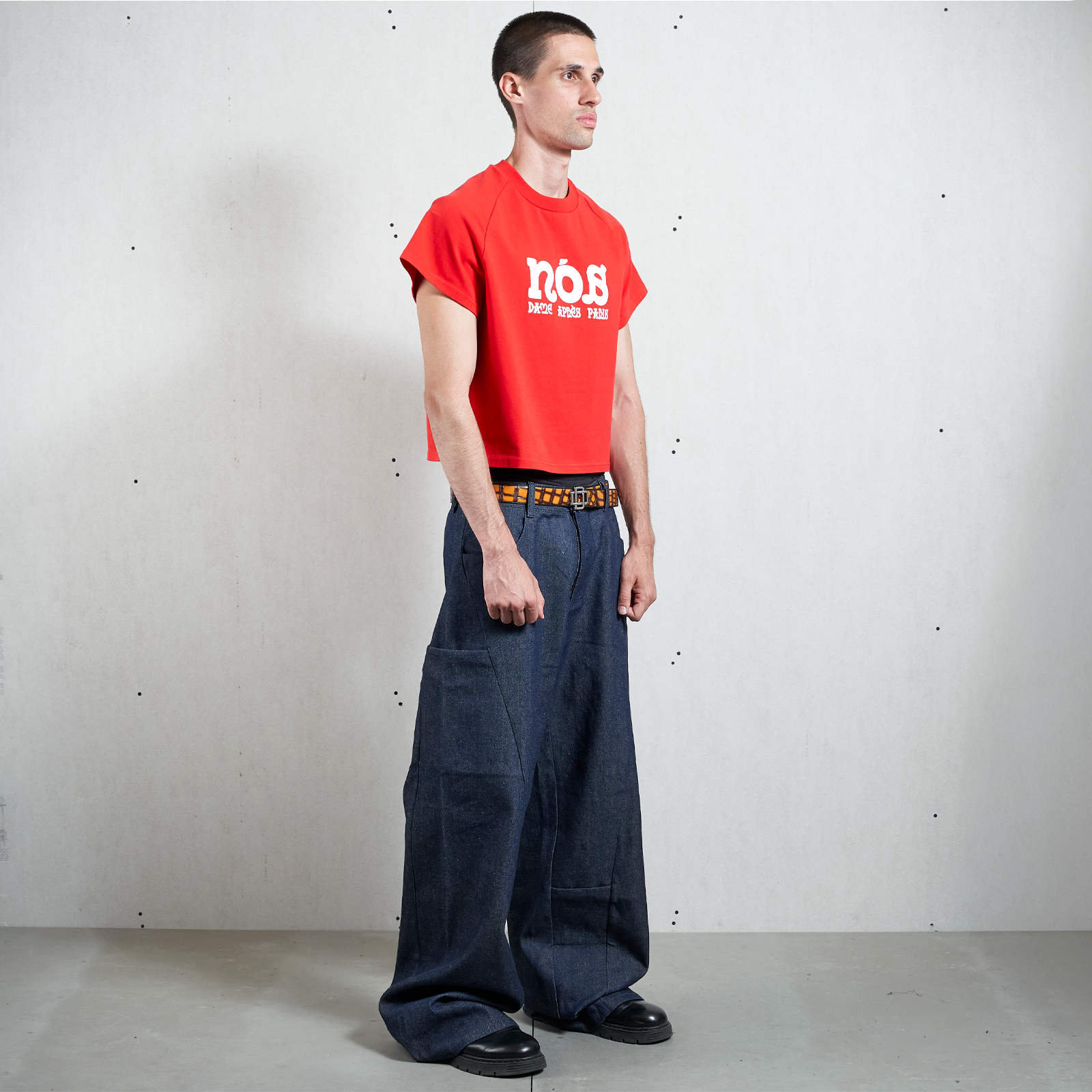 RED NÓS RANGLAN TSHIRT