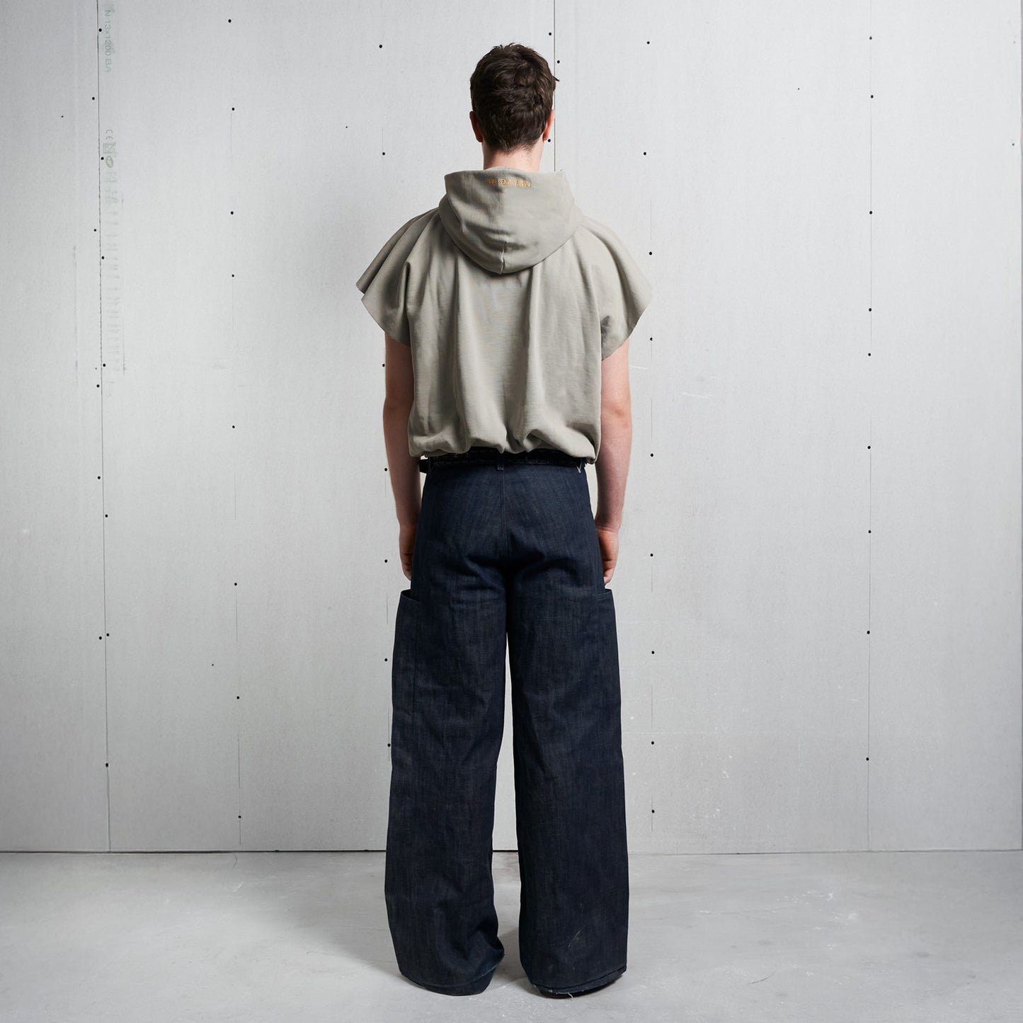 SLEVELESS AoF GRAY UNIFORM HOODIE