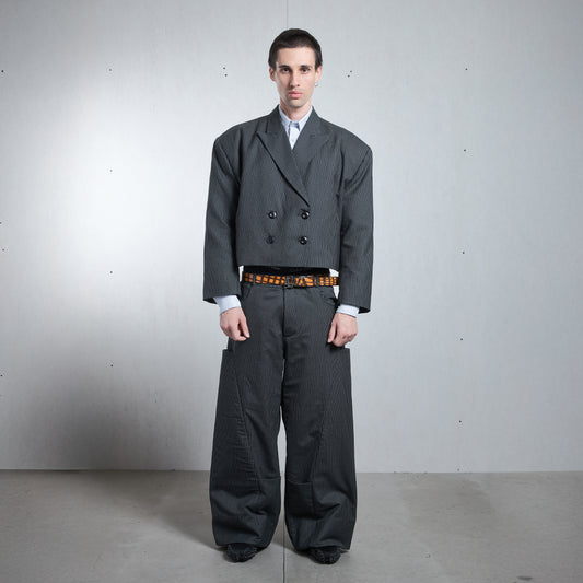 Pantalón cargo gris de pernera muy ancha