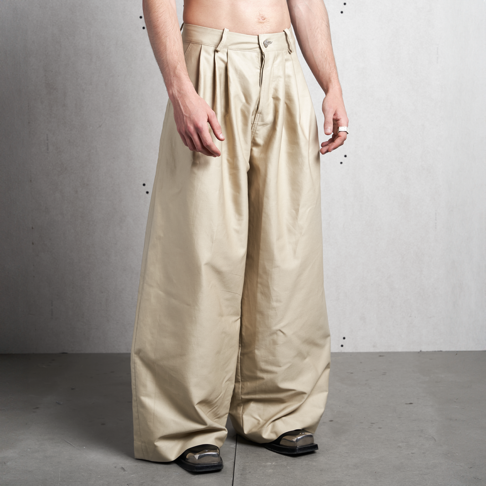 TRIPLE PLEAT PANT
